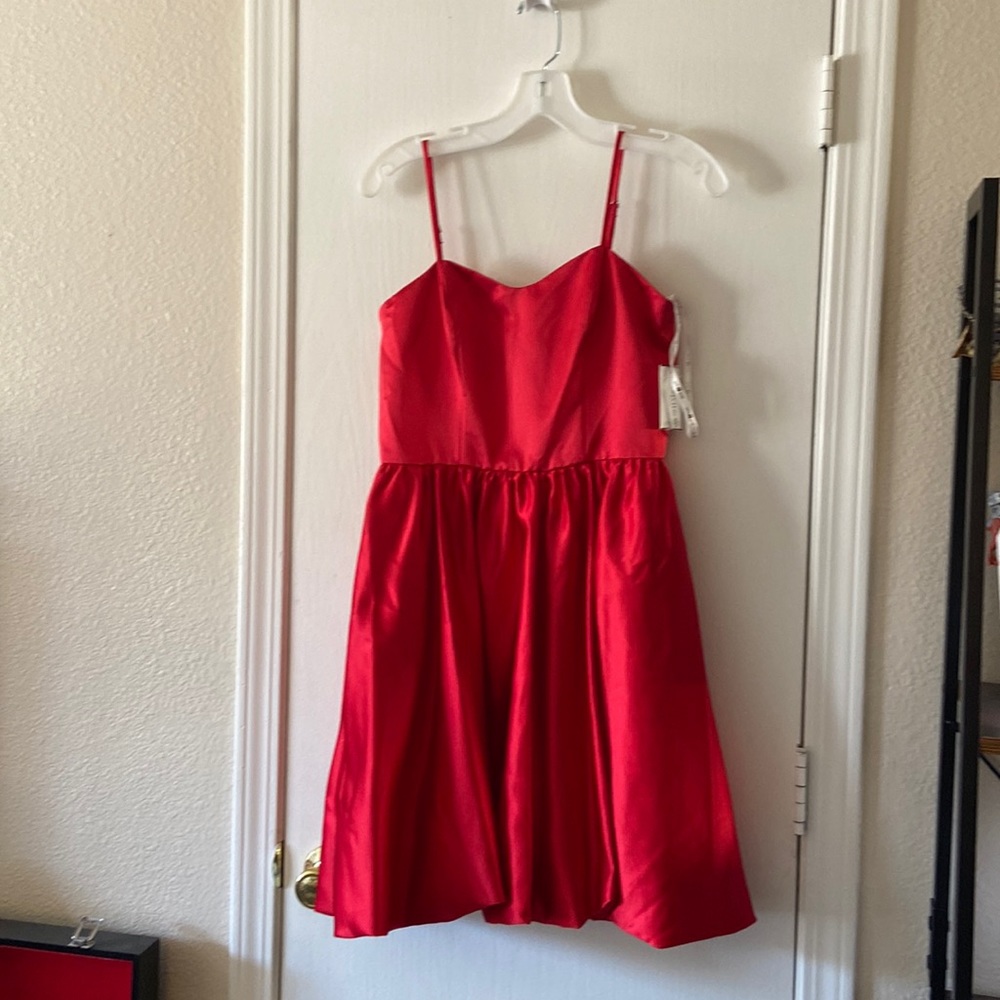 Jules & Cleo Red Short Dress with Bubble Skirt